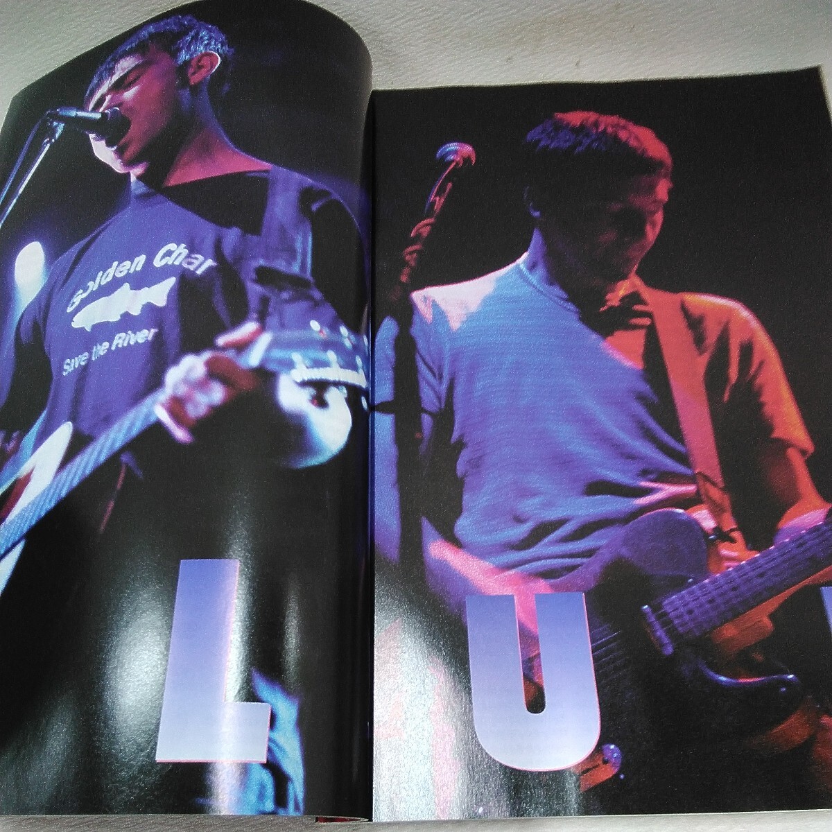 g_t X064 音楽誌 シンコーミュージック　音楽誌　「クロスビート　1997年7月号、8月号、2冊セット」_画像3