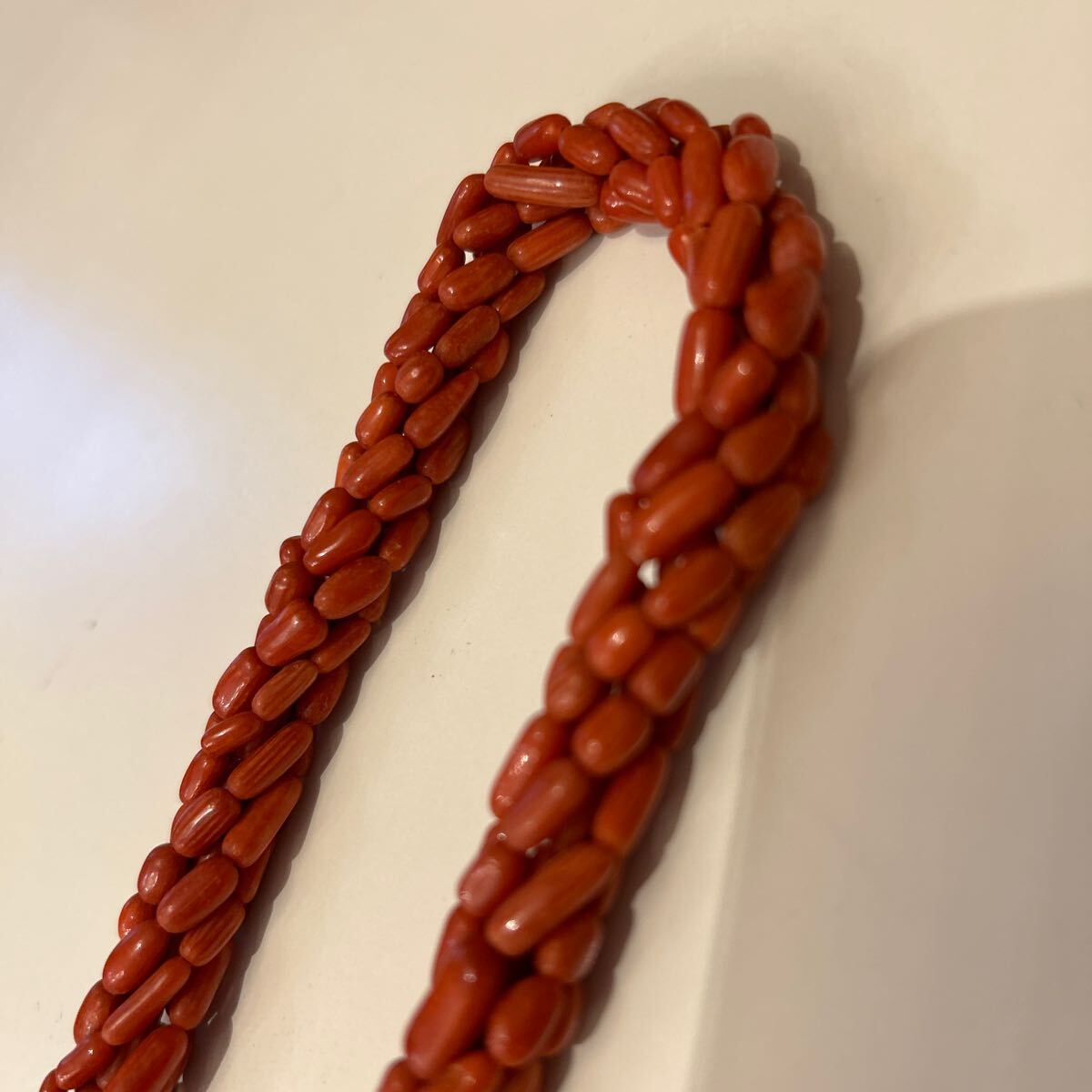 高知県土佐沖産！赤珊瑚！６連ネックレス、全長60cm!（クラスプ部分を除く）_画像5