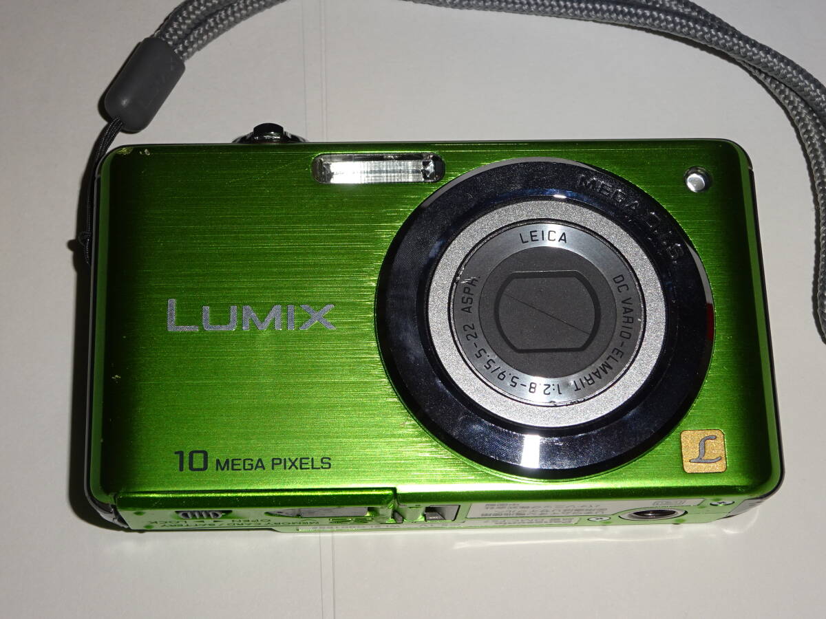 パナソニック　デジカメ・LUMIX DMC-FS7＋電池・充電器　中古品_画像2