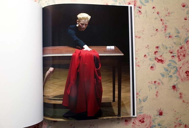 45858/Impossible Wardrobes Olivier Saillard & Tilda Swinton 函入り 3冊組 ティルダ スウィントン 2015年 ファッション 写真集 映像作品 - アート写真 45858/Impossible Wardrobes Olivier Saillard & Tilda Swinton 函入り 3冊組 ティルダ スウィントン 2015年 ファッション 写真集 映像作品 - アート写真