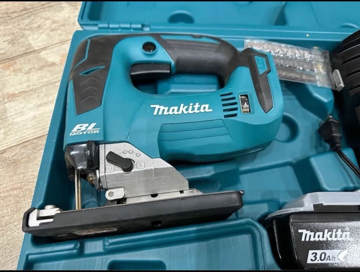 ！！ラスト1セット！！最安値！！マキタ makita  充電式ジグソー JV182DRF