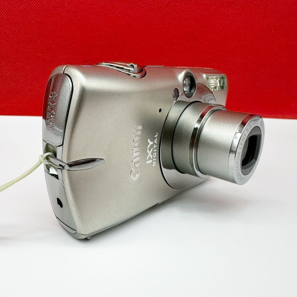 ▲ Canon IXY DIGITAL 2000 IS AiAF 12.1 MEGA PIXELS TITANIUM コンパクトデジタルカメラ 動作確認済 現状品 キャノン_画像2