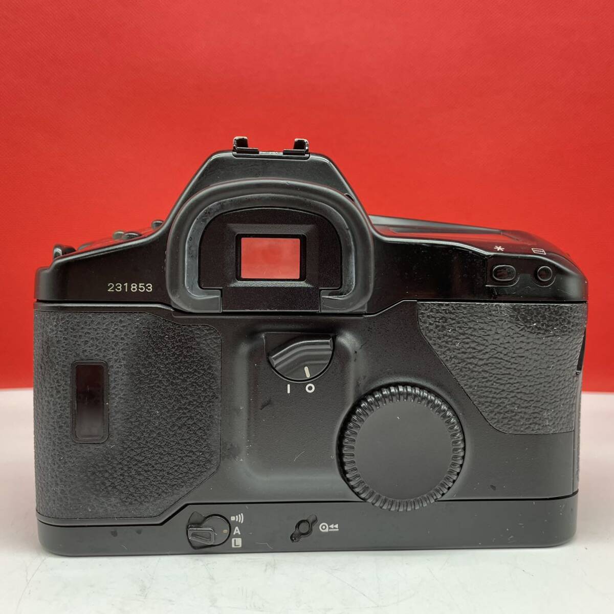 □ Canon EOS-1N 一眼レフカメラ フィルムカメラ ボディ 通電確認済 露出計OK 現状品 キャノンの画像3