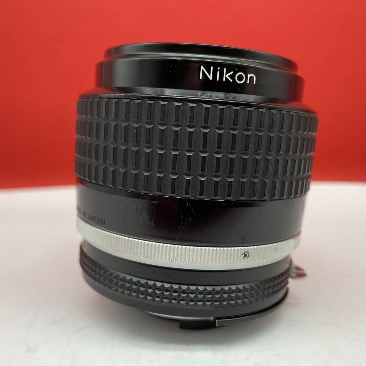 * use several times Nikon NIKKOR 35mm F1.4 Ai-s camera lens single burnt point manual focus Nikon 