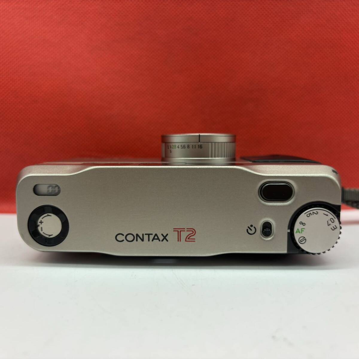 ◆ CONTAX T2 フィルムカメラ コンパクトカメラ Carl Zeiss Sonnar 2.8/38 T* シャッター、フラッシュOK ケース付 コンタックス_画像5