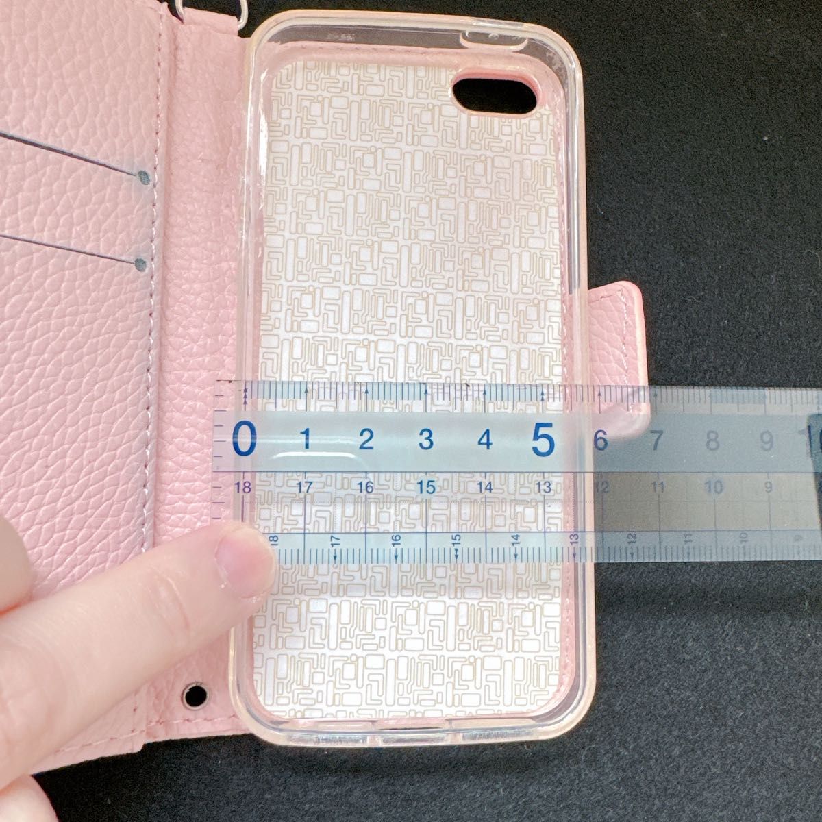iPhone SE ケース iPhone5S ケース 型押し柄　ピンク　モチーフ　