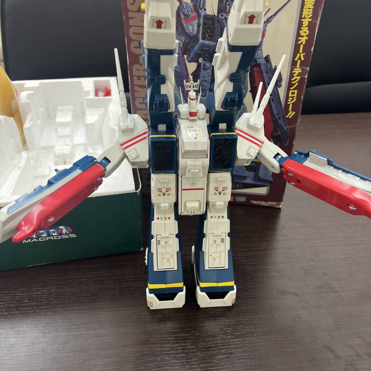 #9656 ☆希少☆ 【注意書き必読】タカトク　バンダイ　1/3000 マクロス　SDF-1 ROBOTECH　要塞艦　強攻型　変形　超合金 現状品_画像1