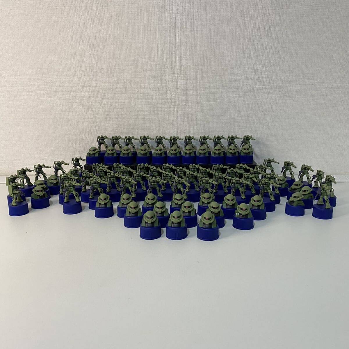 [ summarize ]90 piece Pepsi-Cola bottle cap [ZAKU] Gundam figure large amount Pepsiman Pepsi A107