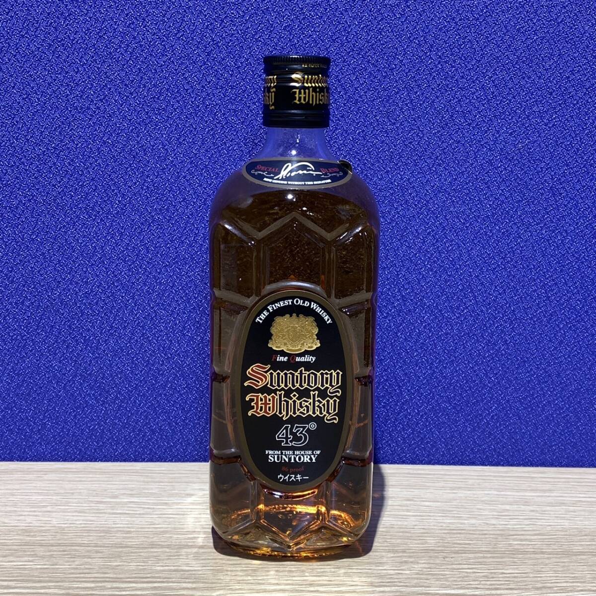 E29 未開栓 古酒 サントリー ウイスキー 角 角瓶 黒ラベル 700ml 43度 SUNTORY WHISKY_画像1