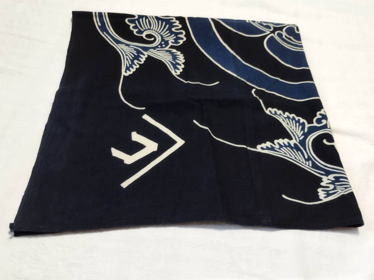 ## old cloth Indigo . tree cotton house . entering furoshiki (3 width )/ thick / tube ../ remake material / old ./ flap 