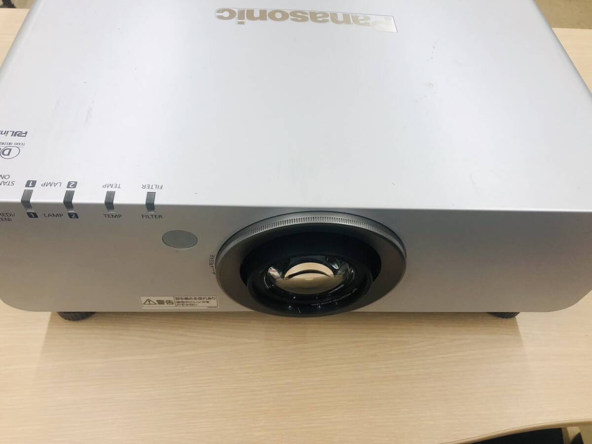 PANASONIC PT-D6000S 高輝度 6500ルーメン 動作良好　業務用　プロジェクター　パナソニック_画像1