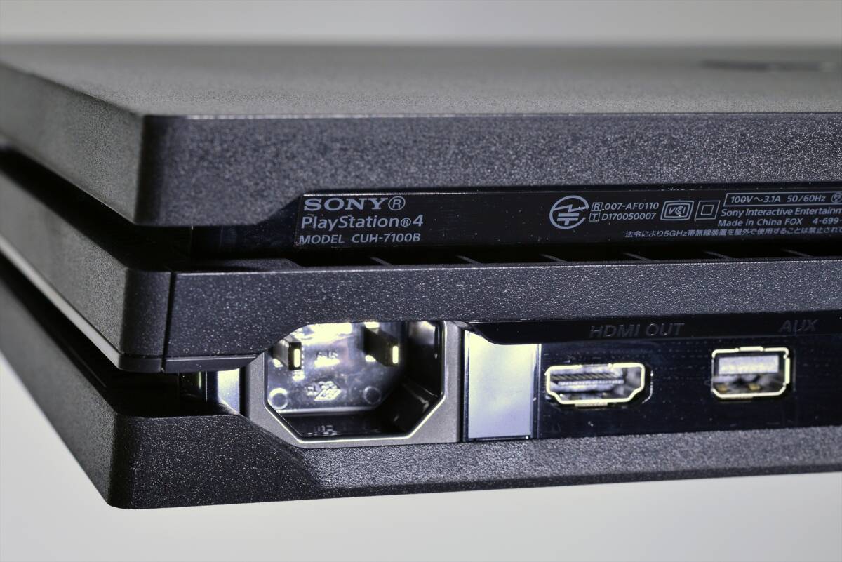 SONY PlayStation4Pro 本体 CUH-7100B 1TB 動作確認済_画像3