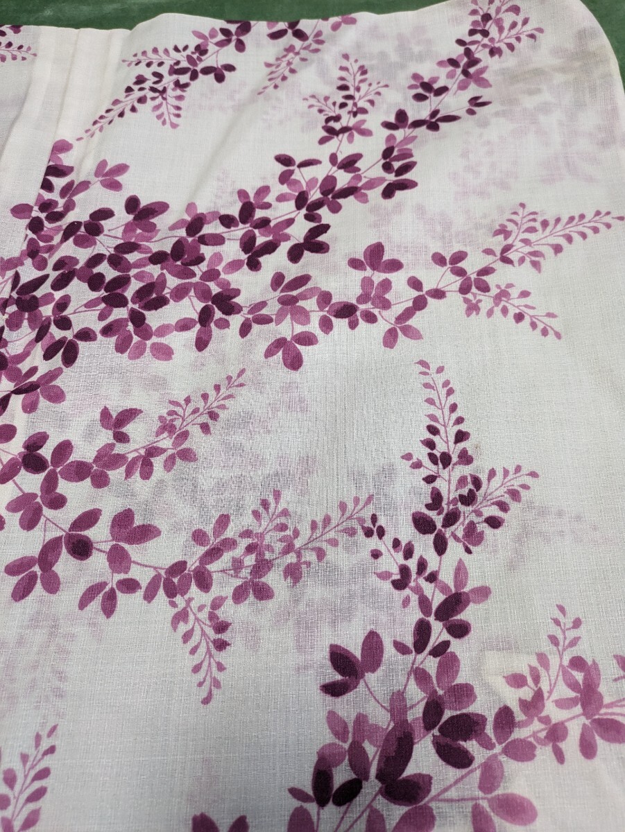 か12 浴衣 白地に赤紫色の花の画像4