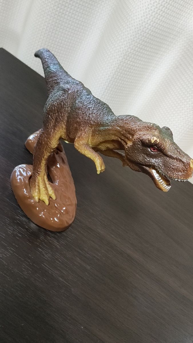 恐竜フィギュア吠えるティラノサウルスおきもの