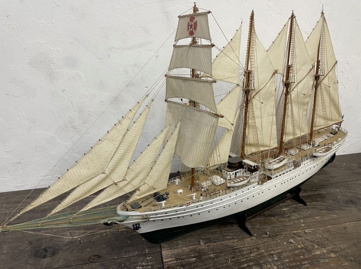  final product ESMERDLDAesmelaruda practice sailing boat model 1/100 scale total length 115cm Chile navy 