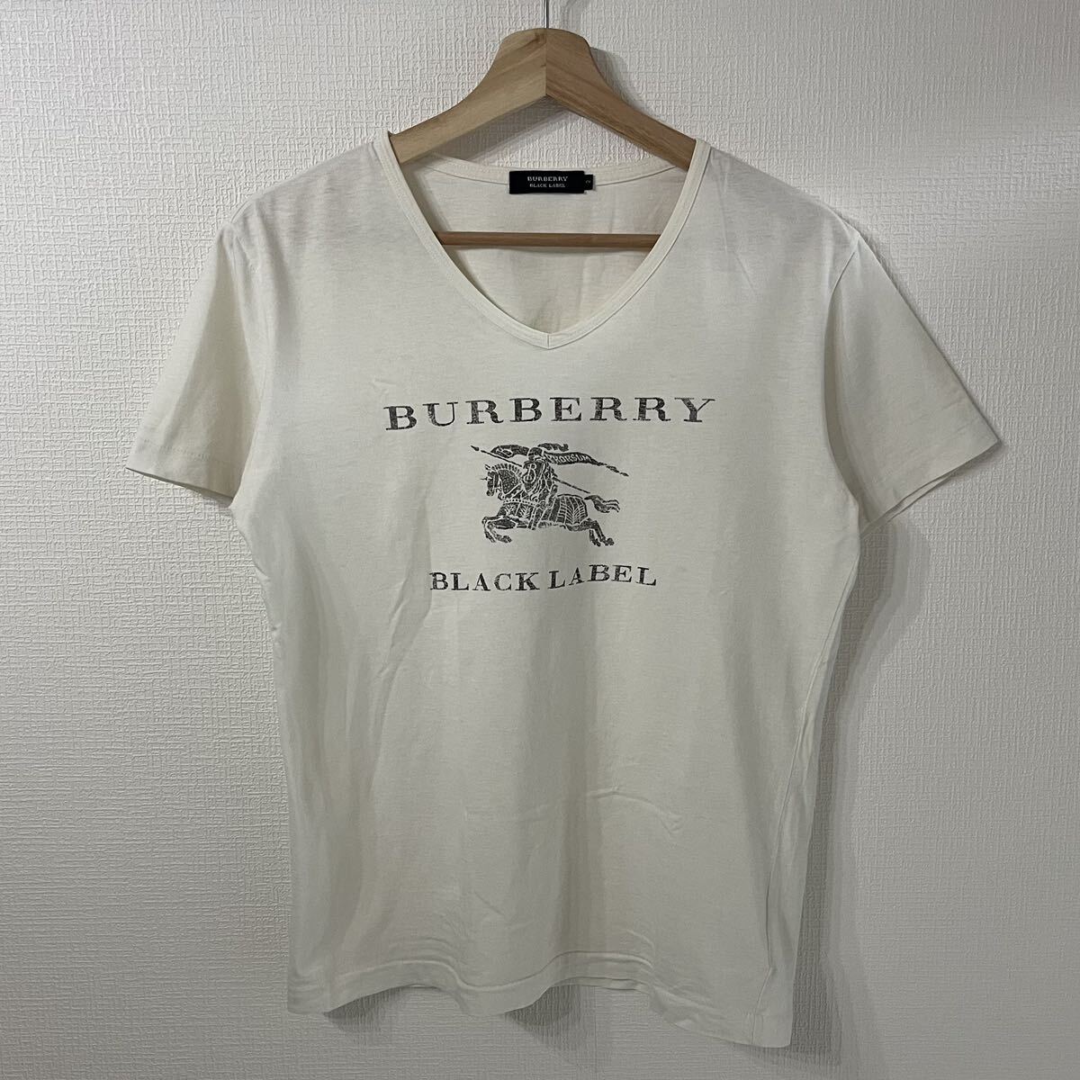 「1円」BURBERRY BLACK LABEL バーバリーブラックレーベル　ホワイト　Tシャツ　ホースロゴ　Vネック　サイズ２　M相当_画像1
