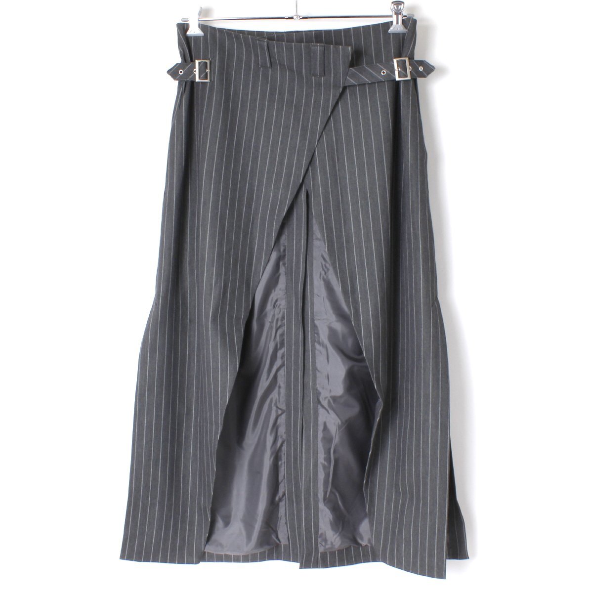 24ss【新品・未使用】SHIKITARI STRIPE WRAP SKIRT Long 定価18,000円 フリーサイズ GRAY シキタリ ストライプ ラップ ロングスカート_画像2