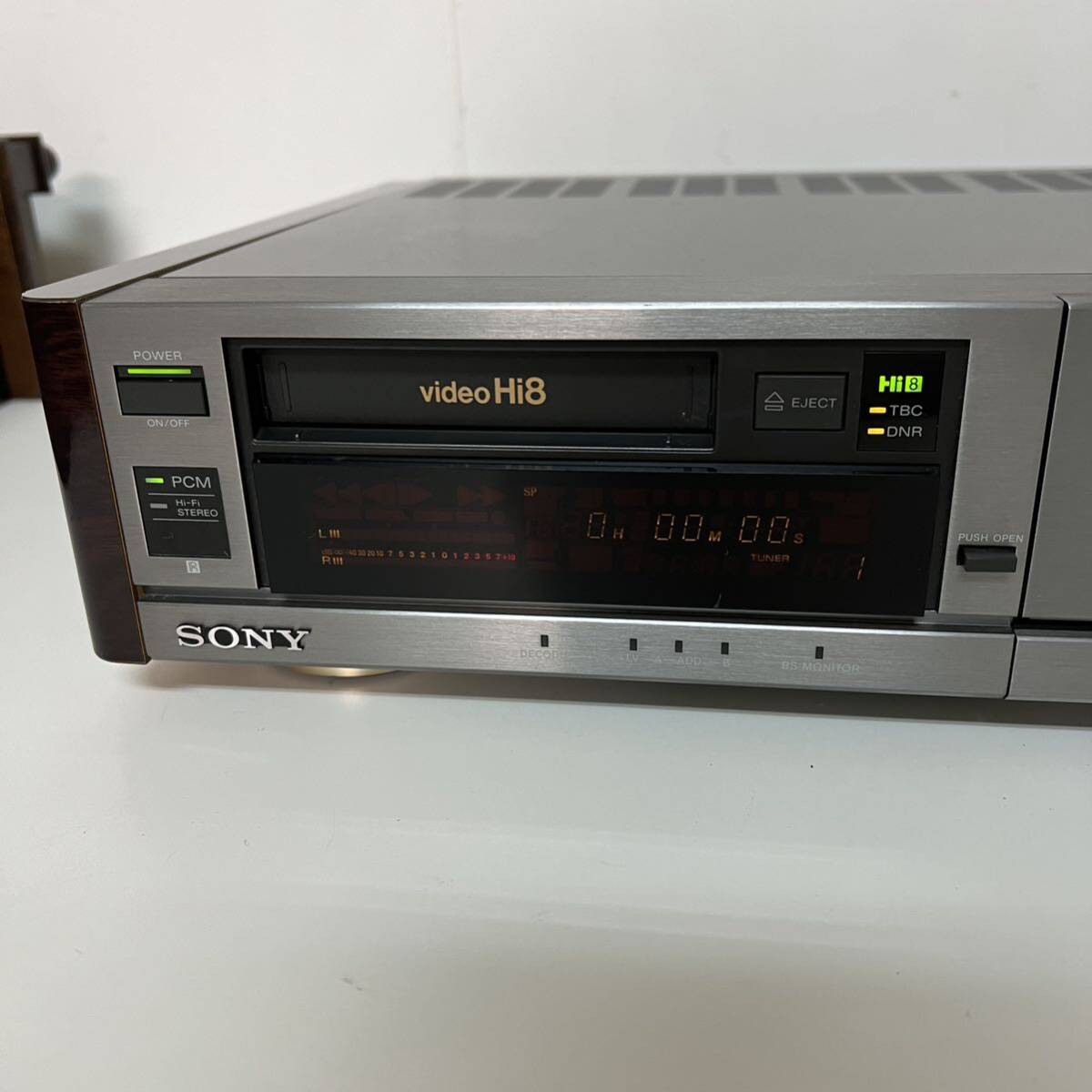 H445 SONY ソニー Hi8 ビデオ EV-BS3000 ビデオカセットレコーダー 8ミリビデオデッキ_画像2