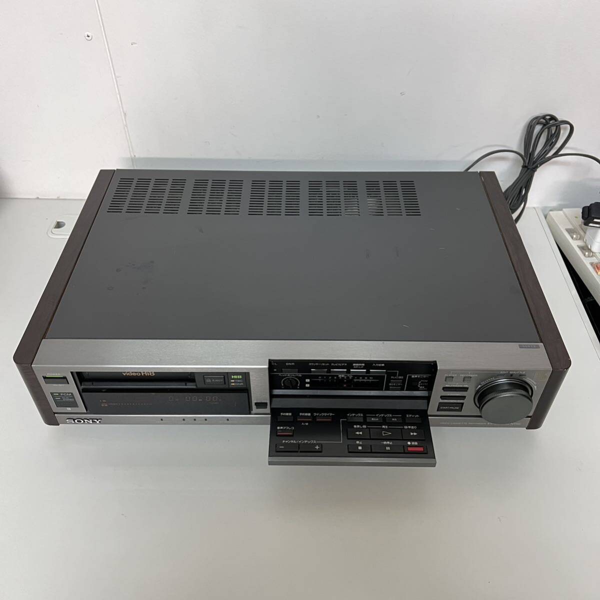 H445 SONY ソニー Hi8 ビデオ EV-BS3000 ビデオカセットレコーダー 8ミリビデオデッキ_画像4