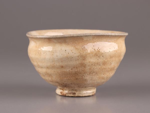 古美術 朝鮮古陶磁器 李朝 粉引 熊川形 茶碗 時代物 極上品 初だし品 C5930の画像2