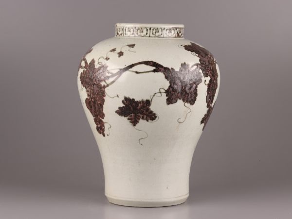 古美術 朝鮮古陶磁器 李朝 白磁 鉄絵 鉄砂 壷 時代物 極上品 初だし品 C5902の画像5