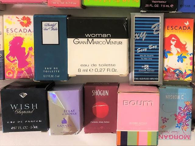 * brand Mini perfume together Chanel Dior BVLGARY Tiffany Gucci Nicos ghost YSL Escada Lanvin etc. *