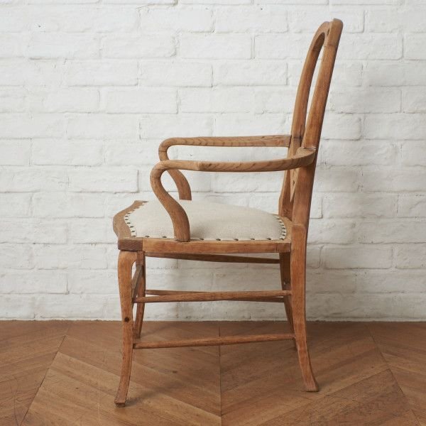 IZ71231F★張替済 英国 アンティーク アームチェア ストリップド 加工 オーク 鋲 ダイニングチェア 木彫刻 椅子 イギリス 西欧 クラシック_画像3