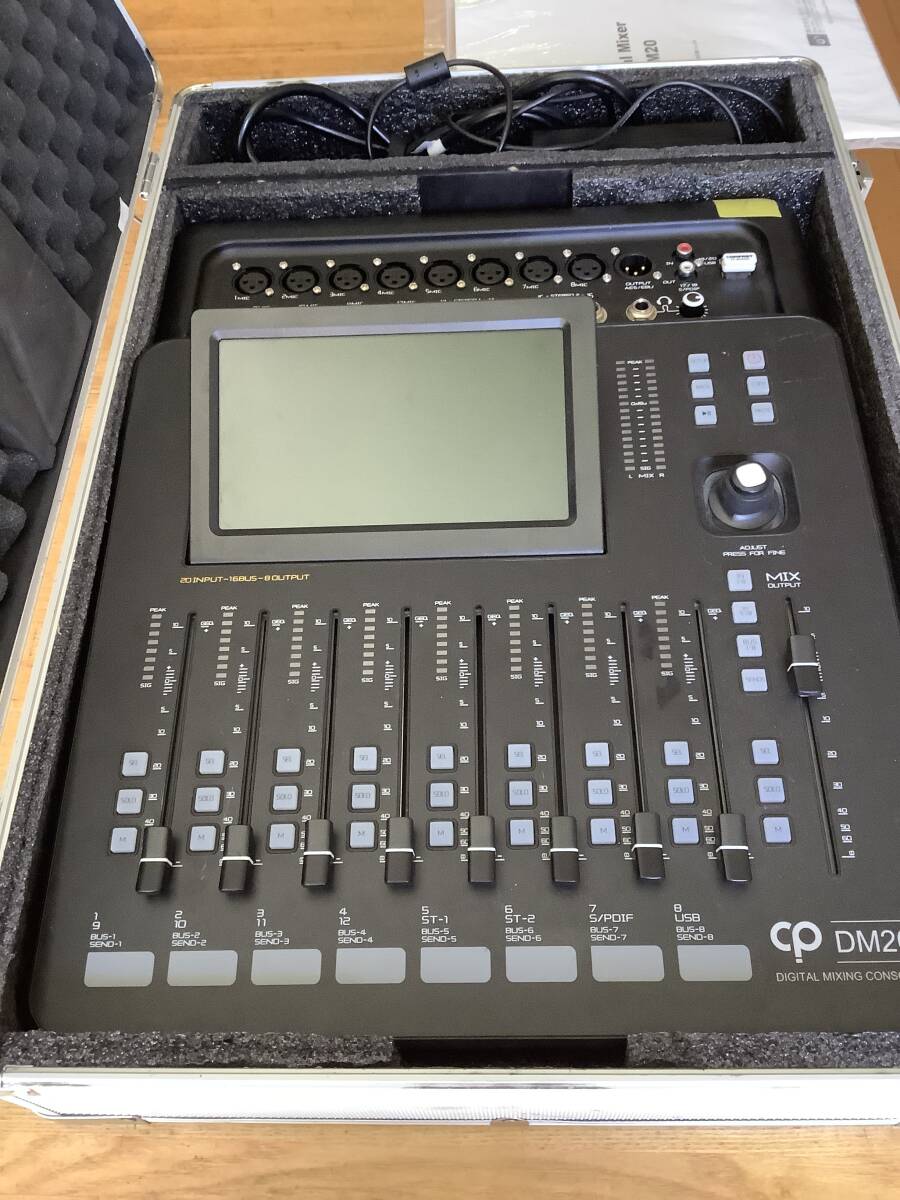 Classic pro digital mixer DM20 ケース付中古難有り 軽量多機能 Classic pro digital mixer DM20 ケース付中古難有り 軽量多機能