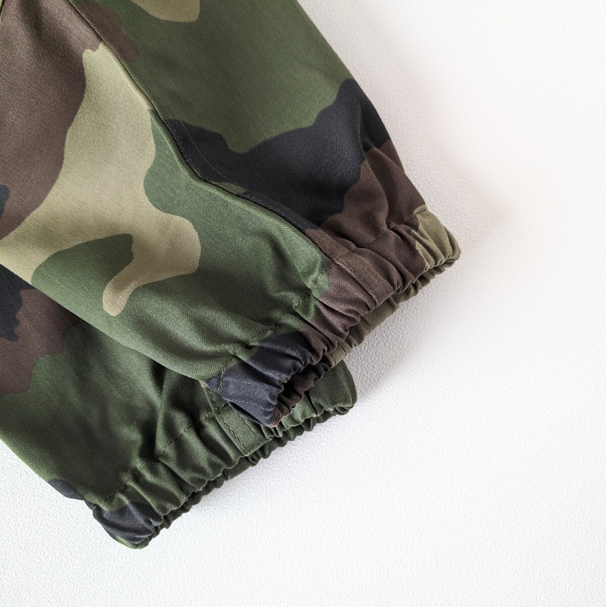 フランス軍 ウッドカモ柄/迷彩 f2/ミリタリーカーゴパンツ 新品 フランス軍 ウッドカモ柄/迷彩 f2/ミリタリーカーゴパンツ 新品
