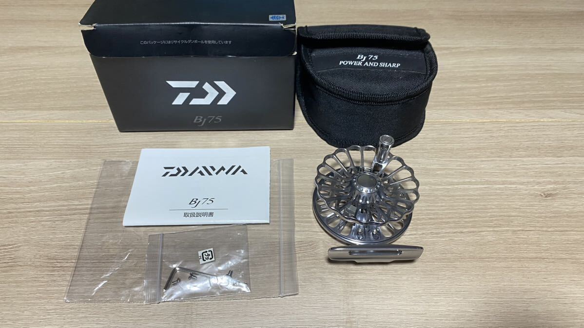 ダイワ BJ75 ヘチ・ノンドラグ・最軽量 68g DAIWA bj75 ヘチ・落し込みリール 黒鯛 チヌ 前打ち_画像2