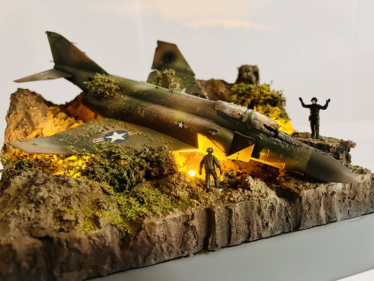 旧キット FUJIMI 1/72 F-4C/D ファントムⅡ ウルフパック ウェザリング塗装済み完成品 LED電飾ベース付き_画像10