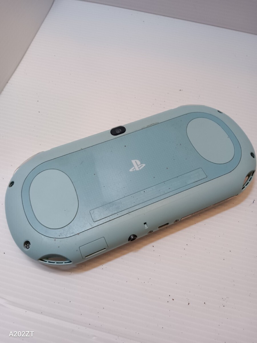 ③SONY ソニー　PS VITA 白×水色　DCH-2000_画像2