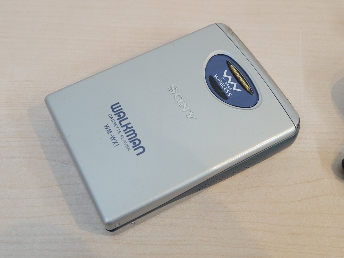 ジャンク ソニー カセットウォークマン WM-WX1 ワイヤレスイヤホン付き Walkman_画像3