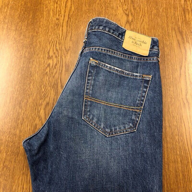 【FE183】Abercrombie&Fitch W33 L32 色落ち加工 ダメージ加工 ブーツカット ジーンズ デニムパンツ ブランド古着 アバクロ 送料無料_画像1