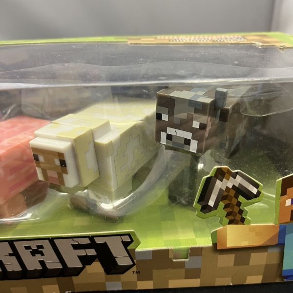 A107-I68-42-2 MINECRAFT my n craft animal mob figure doll cow . pig . Othello to chicken game character box approximately 30×9×9.