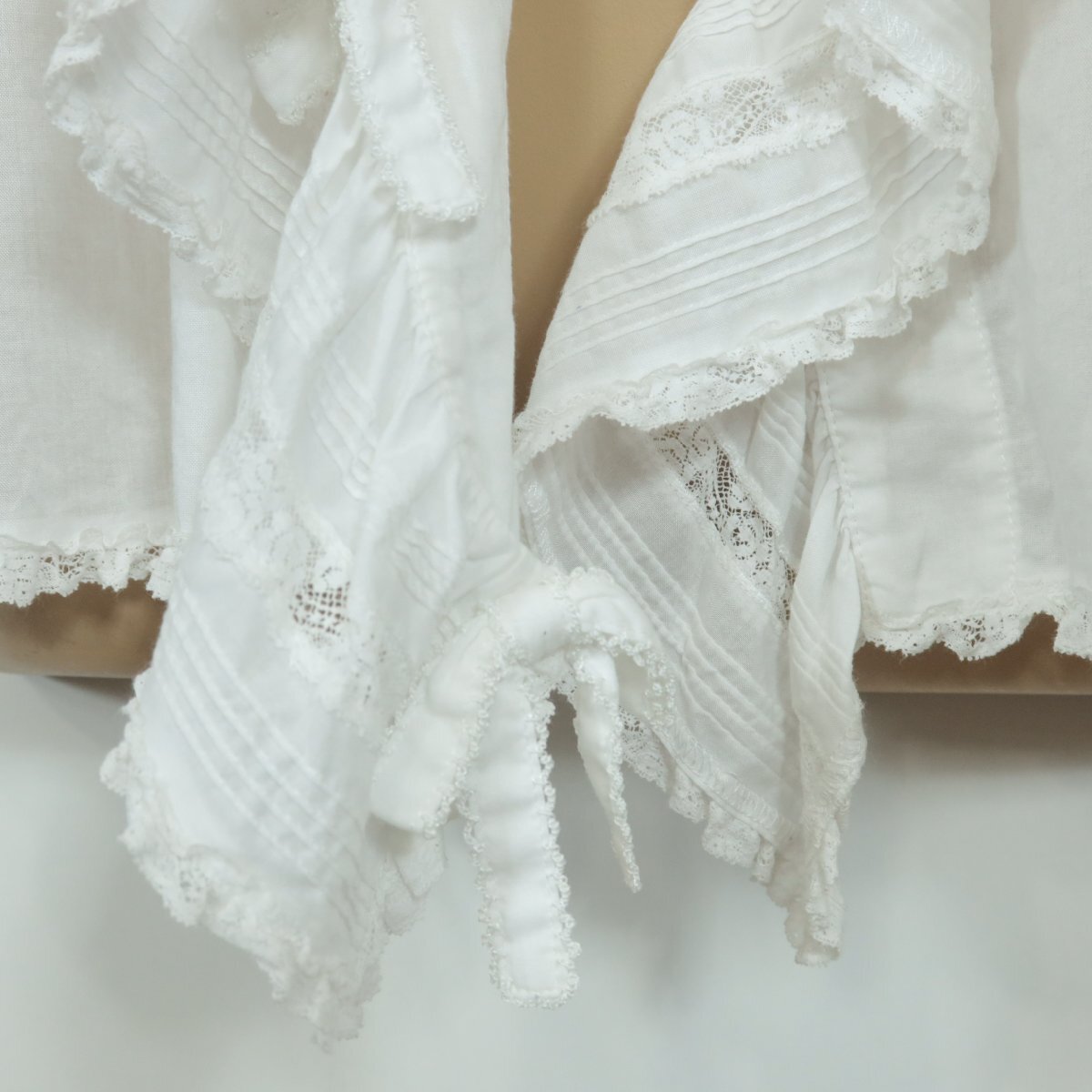 [ beautiful goods ] one da full world Kaneko Isao *femi person! feather woven thing short sleeves blouse frill fully! cotton loan white series z7337