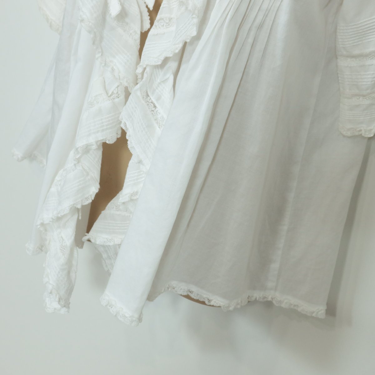 [ beautiful goods ] one da full world Kaneko Isao *femi person! feather woven thing short sleeves blouse frill fully! cotton loan white series z7337
