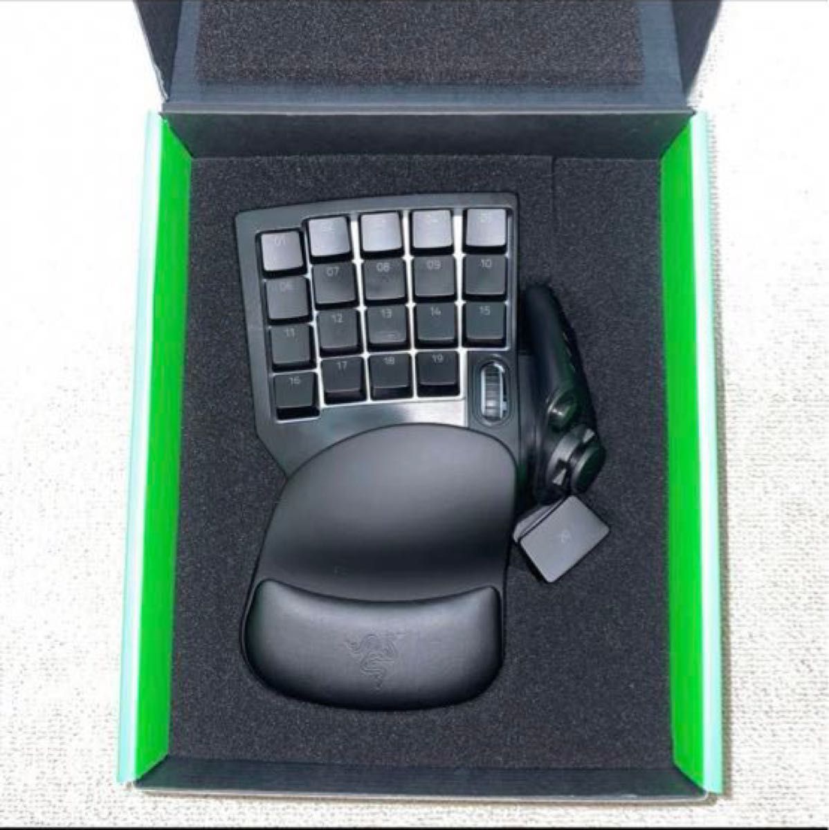 【美品】Razer TARTARS V2 片手用ゲーミングキーボード