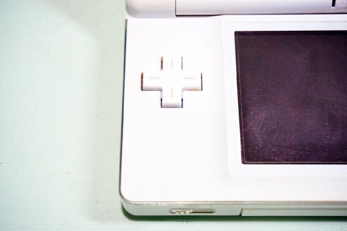 【質Banana】中古動作品!!! Nintendo/任天堂 DSLite ホワイト 現状品 通電・簡易動作確認済み♪.。.:*・゜①の画像4