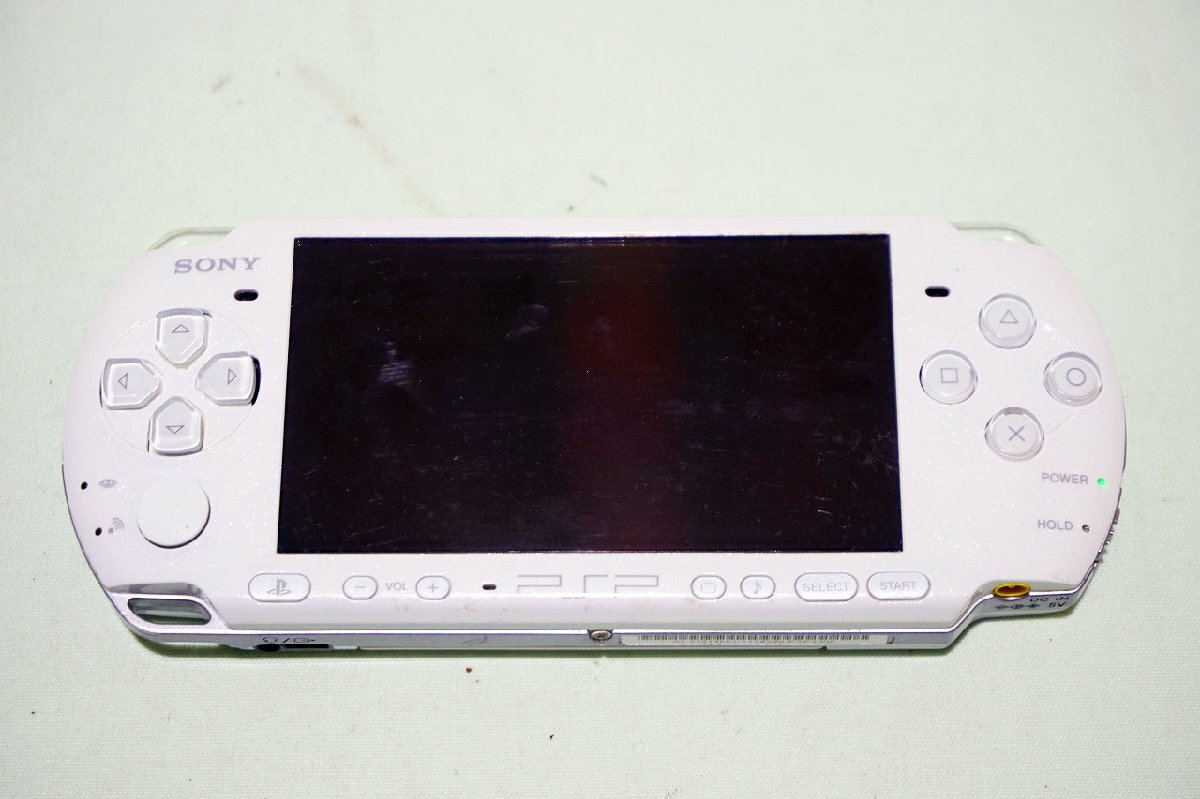 【質Banana】中古・動作品!!! SONY/ソニー ポータブルゲーム機 PSP3000 ホワイト 通電・簡易動作確認済み♪.。.:*・゜⑬_画像2