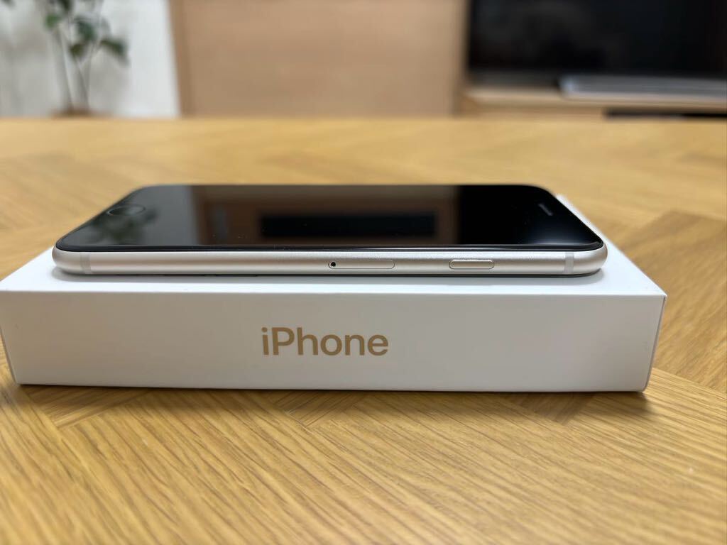 iPhone SE3 128GB スターライト SIMフリー 第3世代本体の画像4