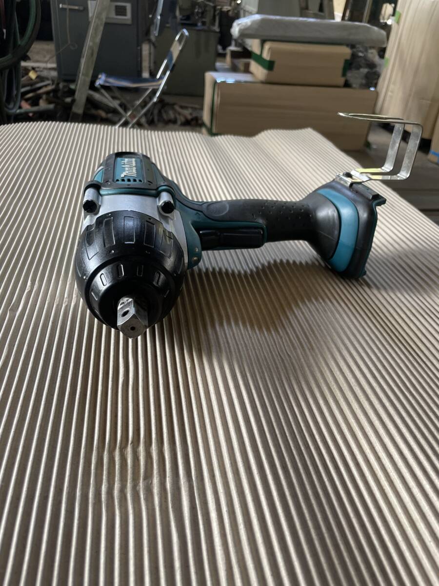 makita マキタ 18V 充電式インパクトレンチ TW450D 本体のみ　ケース付き_画像5