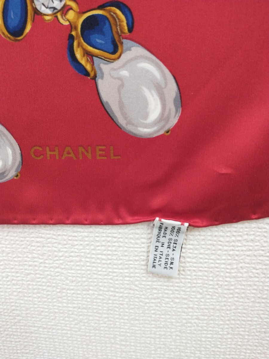 CHANEL シルクスカーフ ヴィンテージ グラボア ジュエリー柄の画像6