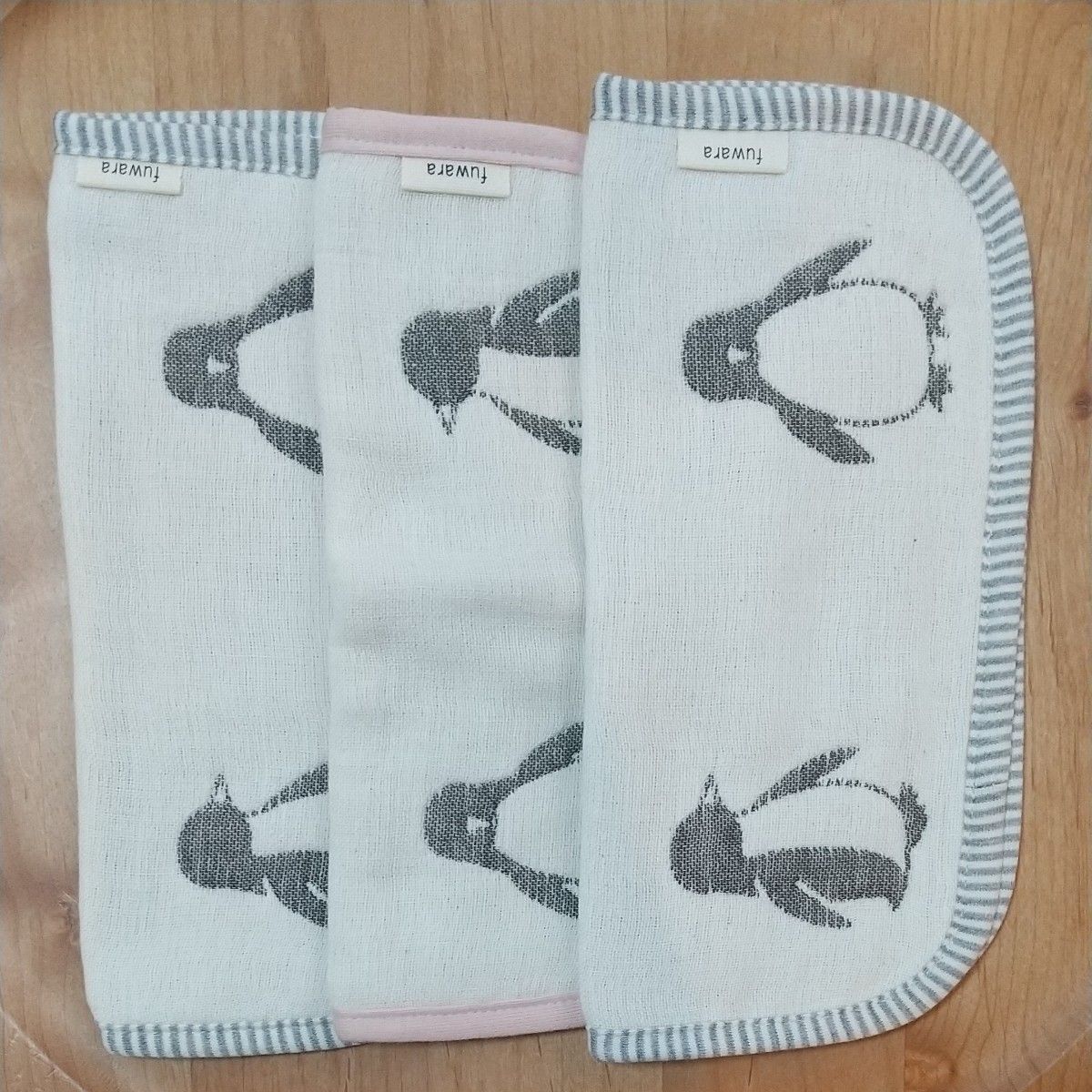fuwara フワラ 未使用品 ガーゼ ハンカチ 3枚セット ペンギン 六 fuwara フワラ 未使用品 ガーゼ ハンカチ 3枚セット ペンギン 六