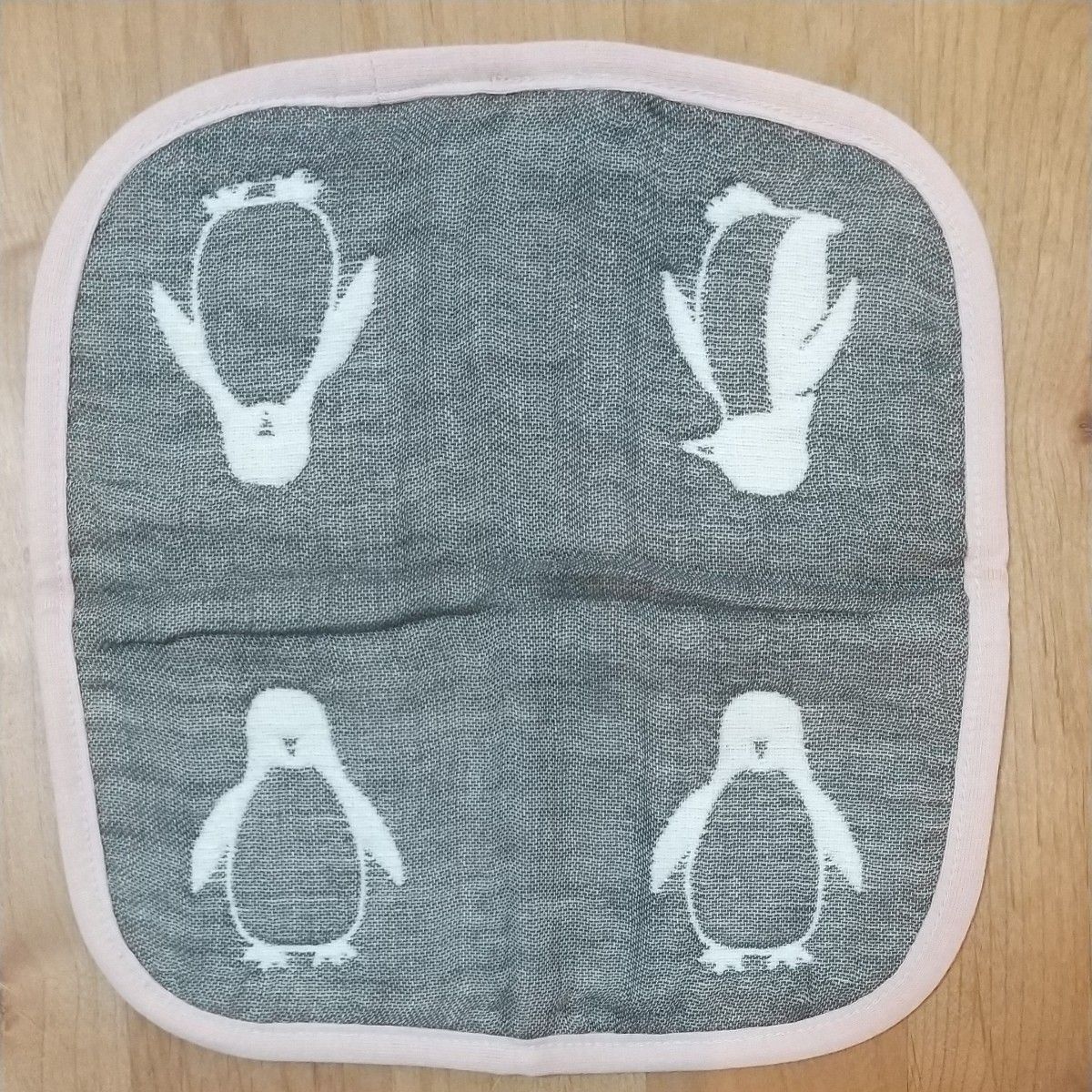 fuwara フワラ 未使用品 ガーゼ ハンカチ 3枚セット ペンギン 六 fuwara フワラ 未使用品 ガーゼ ハンカチ 3枚セット ペンギン 六