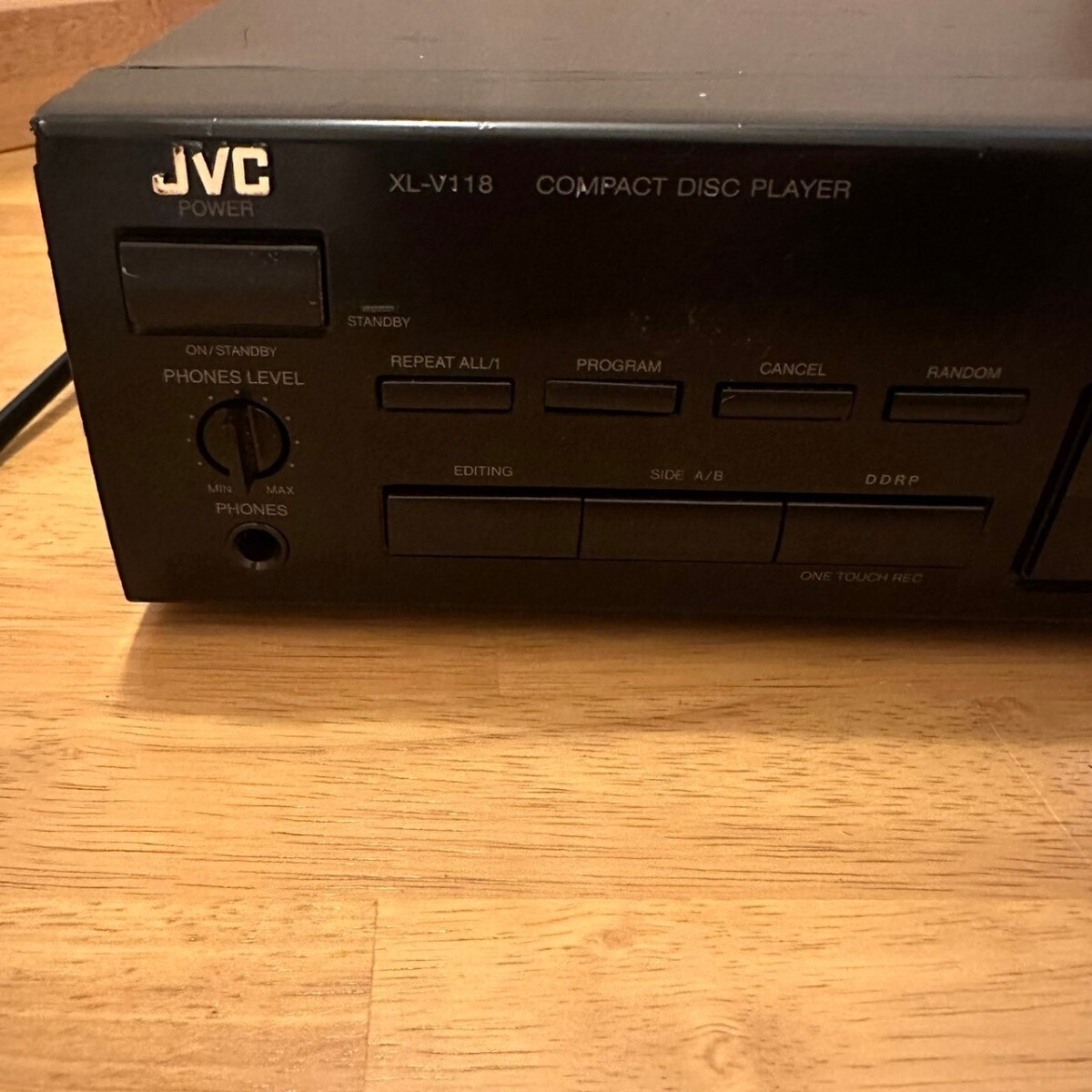 JVC XL-V118 compact disk player 