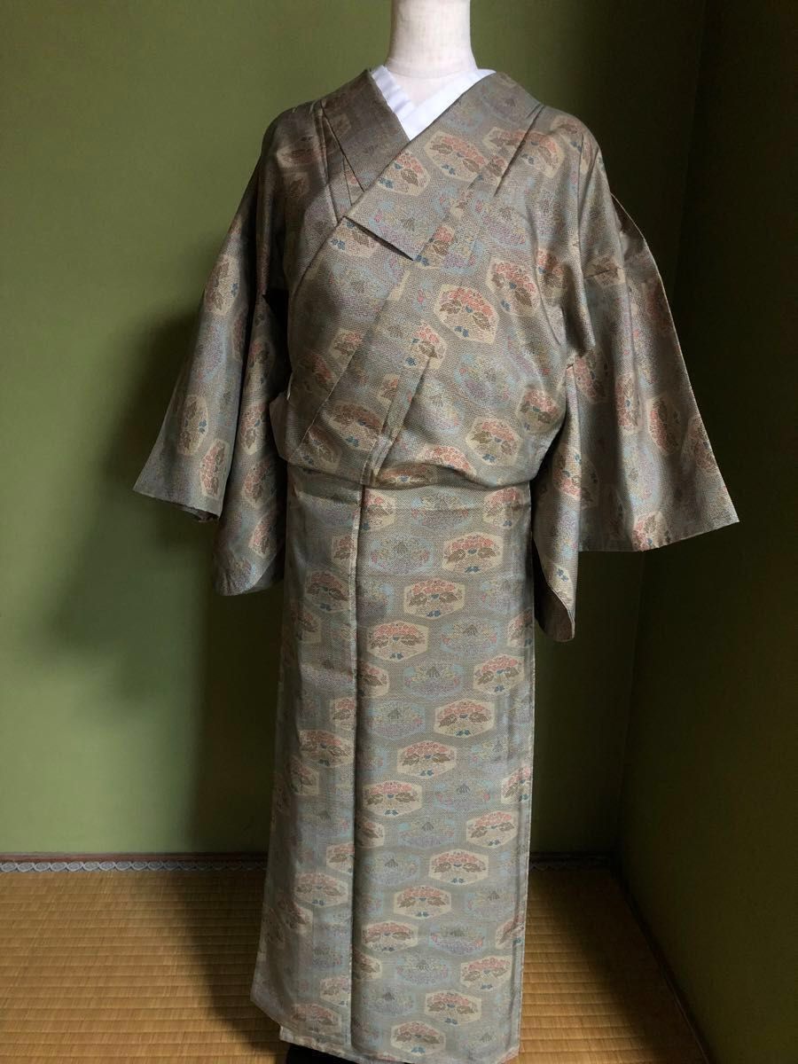 新品同様 【後染め大島紬】単衣 小紋 超美品 江戸小紋 亀甲 抽象 新品同様 【後染め大島紬】単衣 小紋 超美品 江戸小紋 亀甲 抽象