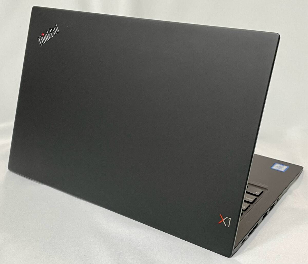 ほぼ未使用 ThinkPad X1 Carbon - MS Office 2021付き - CPU i7 / MEM 16GB / SSD 512GB / 2K LCD / Win11 Pro 64の画像3