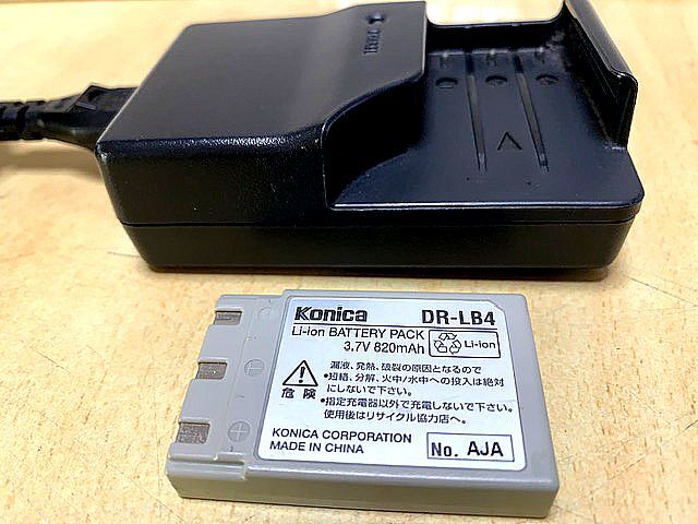 美品　Konica　コニカ　充電器　バッテリーチャージャー　DR-BC-K4　純正バッテリーDR-LB4_バッテリーチャージャーとバッテリーDR-LB4
