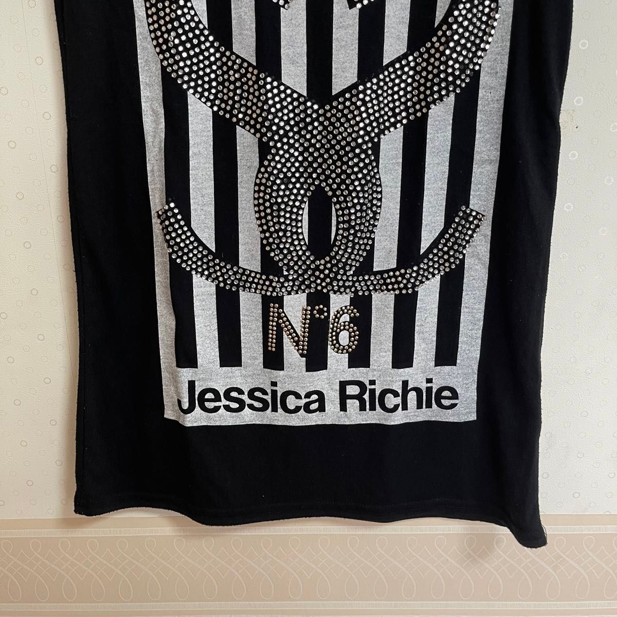Jessica Richie 半袖　Tシャツ　フロントビジュー付　トップス 黒 カットソー ブラック ロゴ